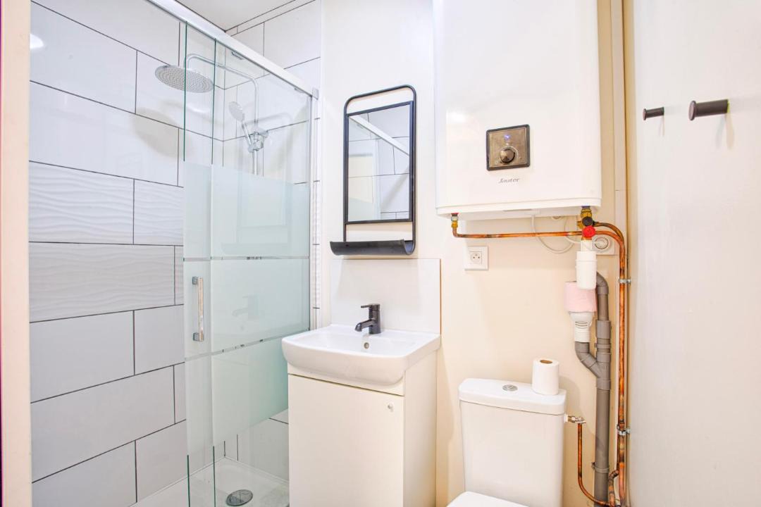 Photo of Bathroom in Flers