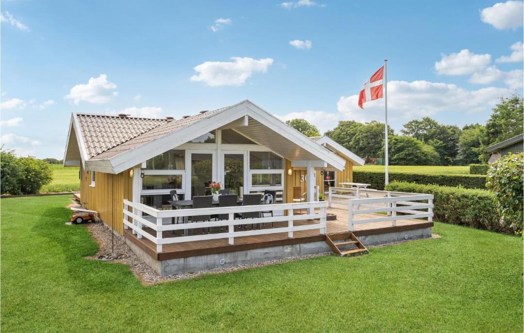Photo of Others in Hvalpsund