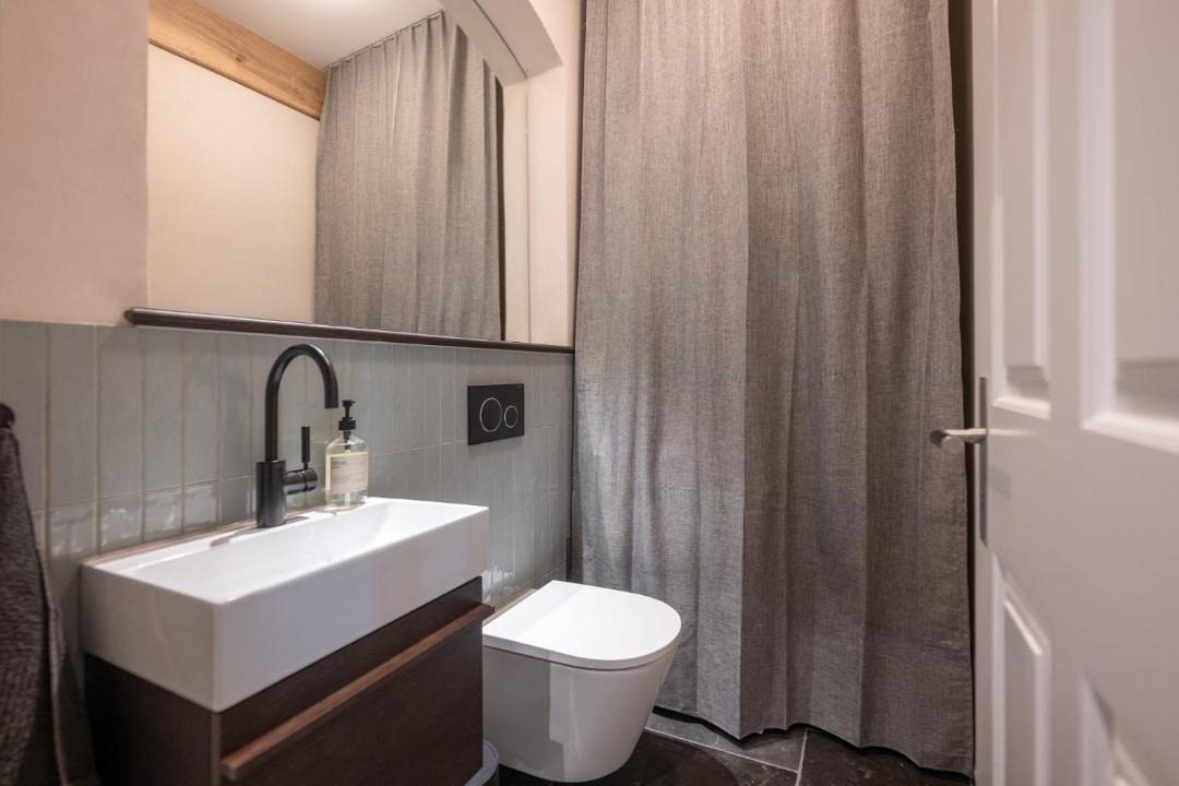 Photo of Others in Jona