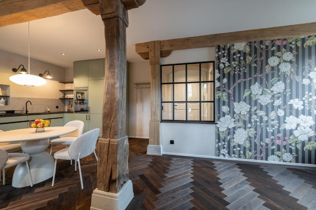 Photo of Others in Jona