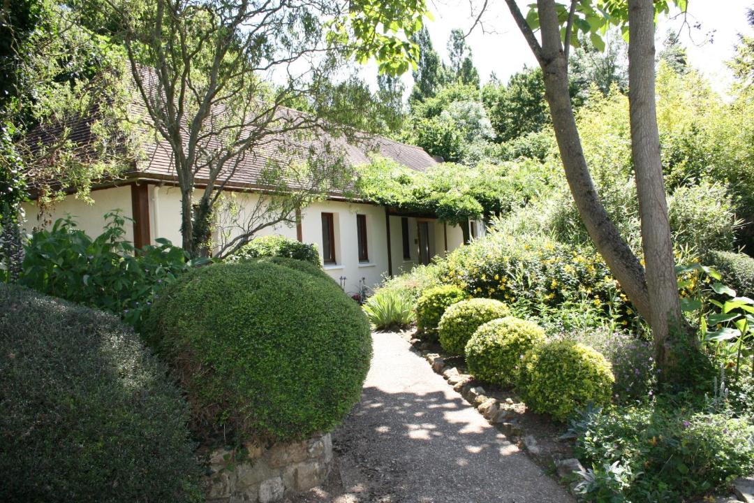 Photo of Others in Asnieres sur Vegre