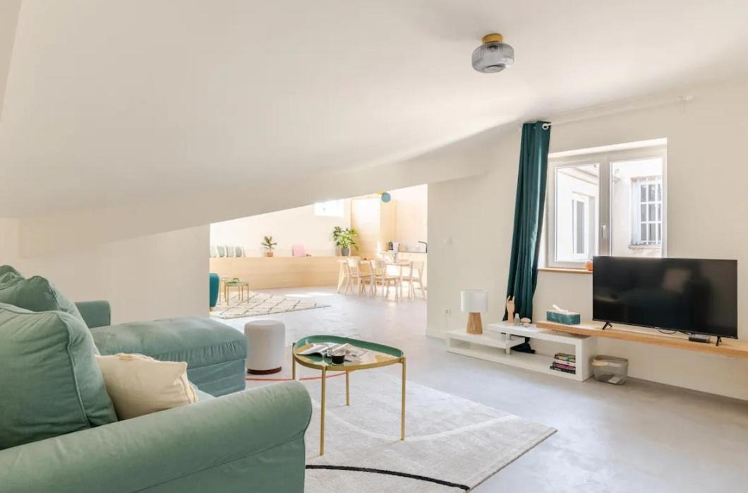 Photo of Livingroom in Carnot - Gailleton