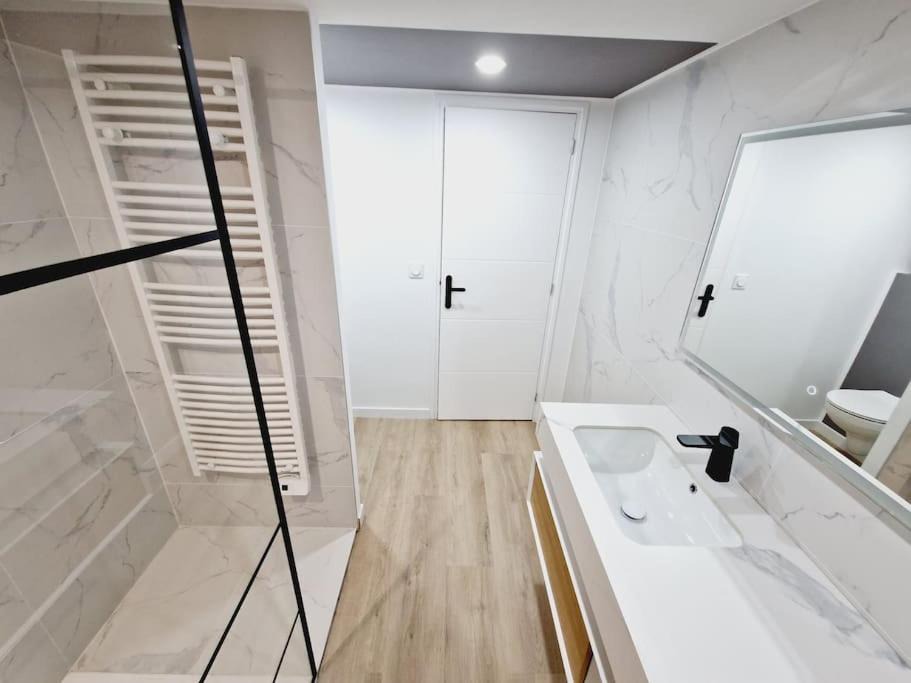 Photo of Bathroom in Maubeuge