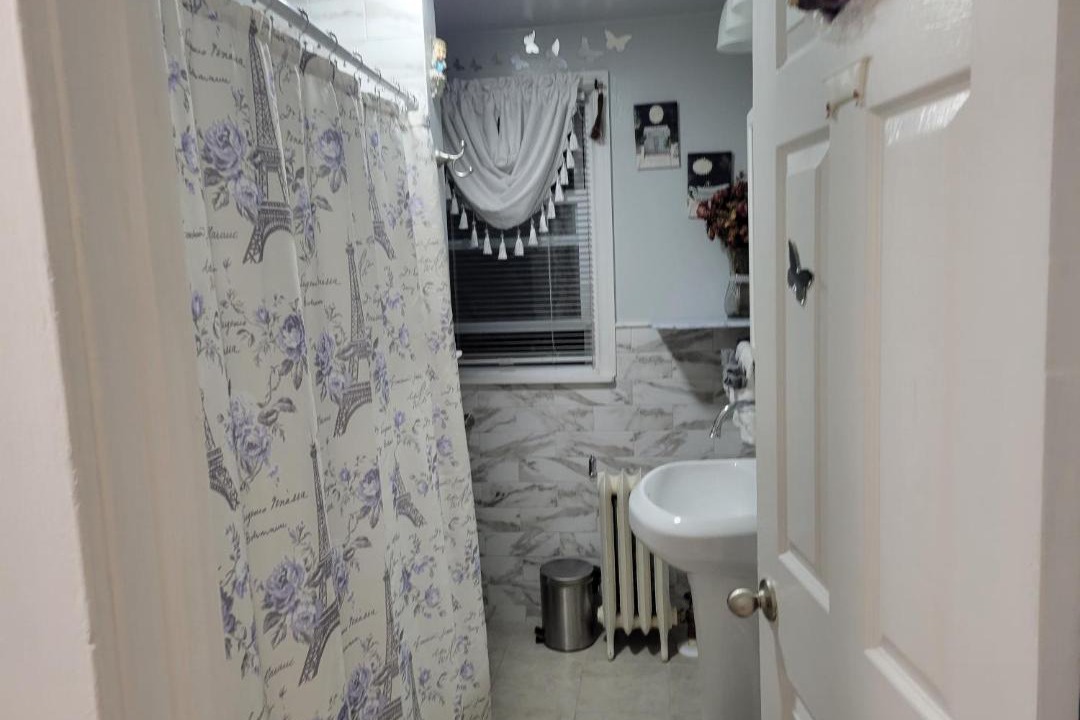 Photo of Bathroom in Roselle