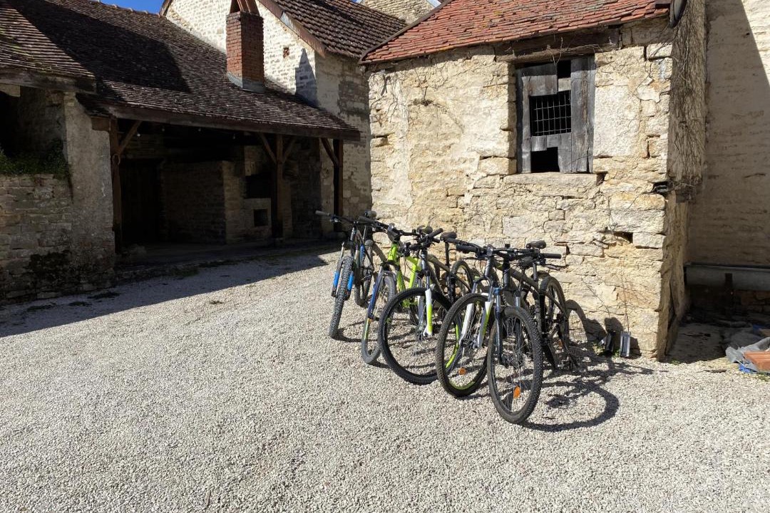 Photo of Others in Bouix