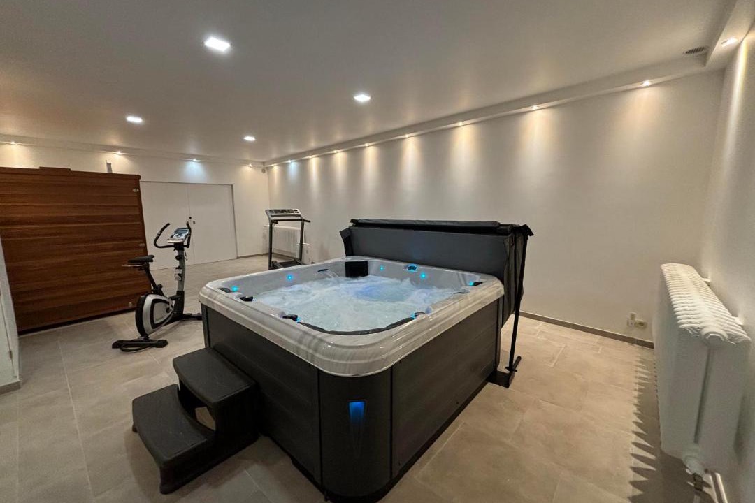 Photo of Others in Bouix