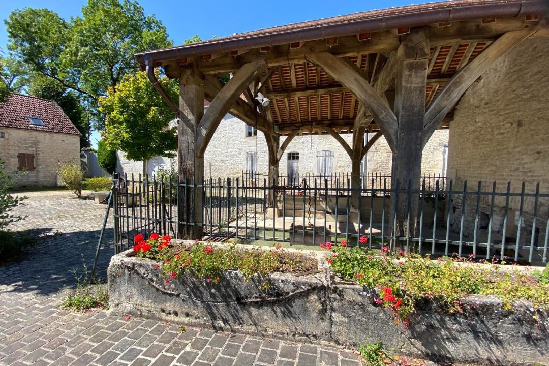 Photo of Others in Bouix