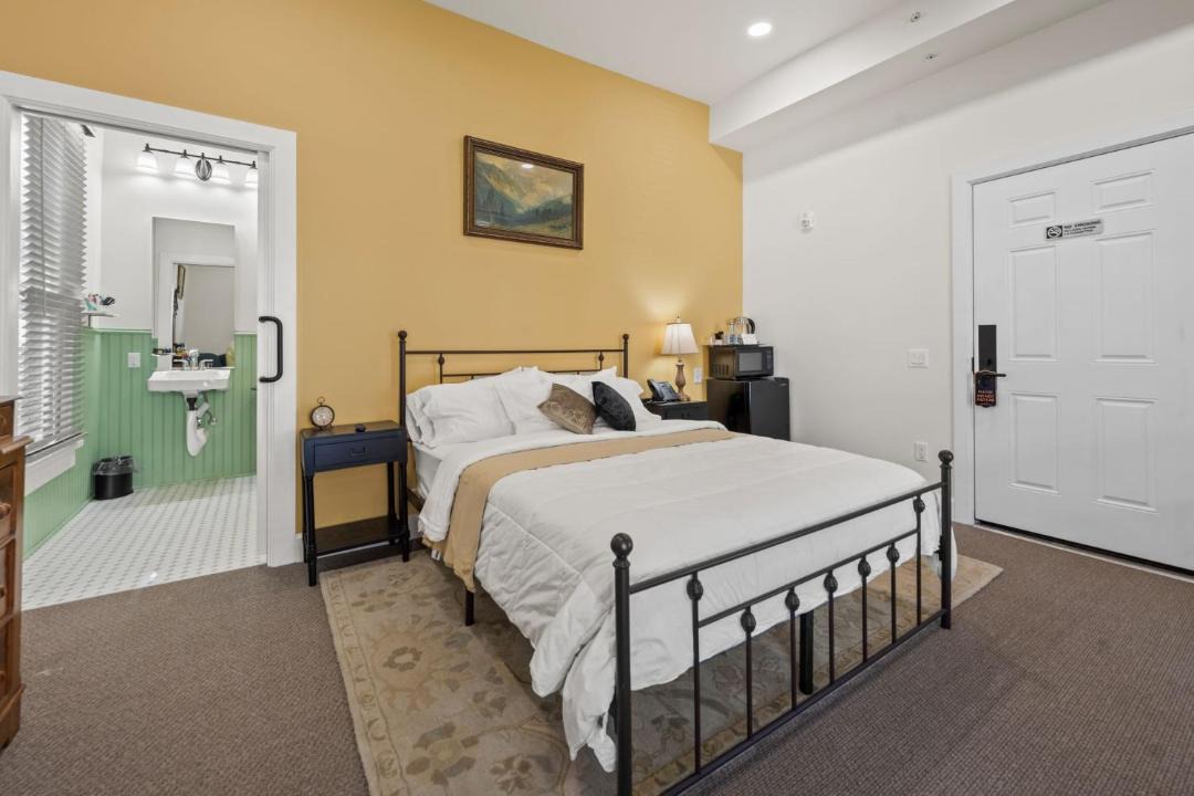 Photo of Bedroom in Idaho Springs