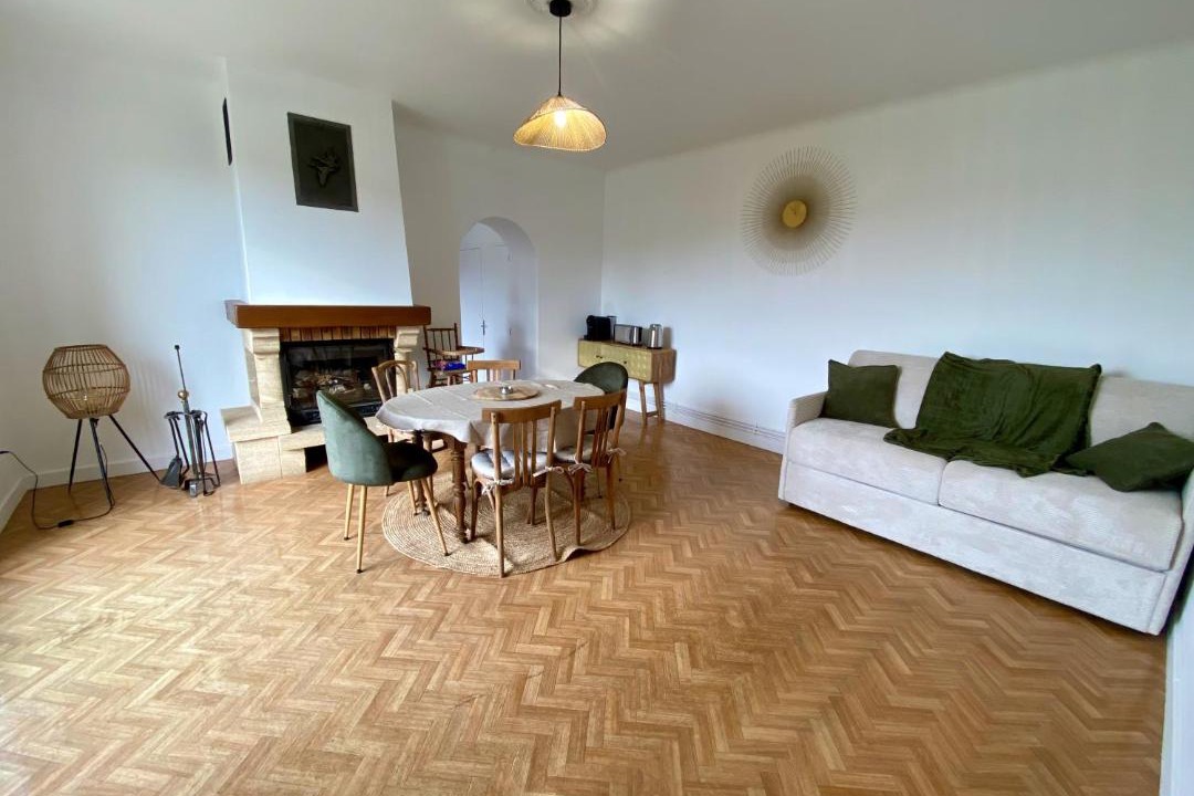 Photo of Livingroom in Saint-Just-Saint-Rambert