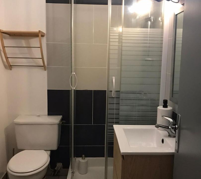 Photo of Bathroom in Alencon