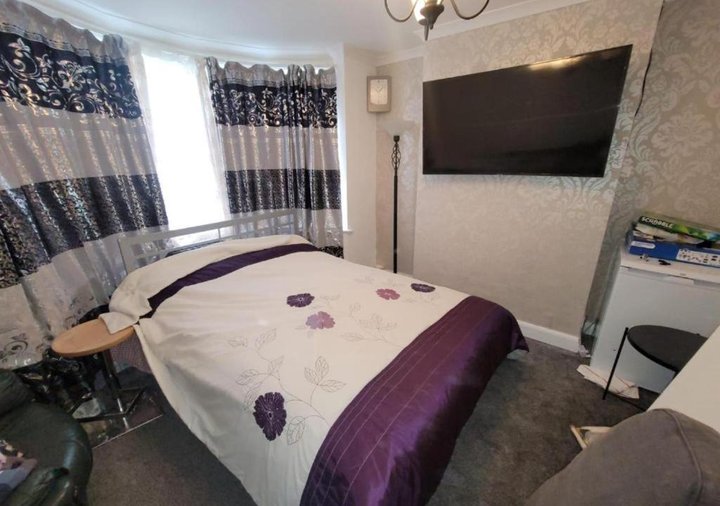 Photo of Bedroom in Falconwood and Welling