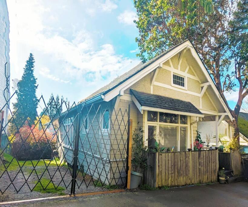 Photo of Others in Queen Anne