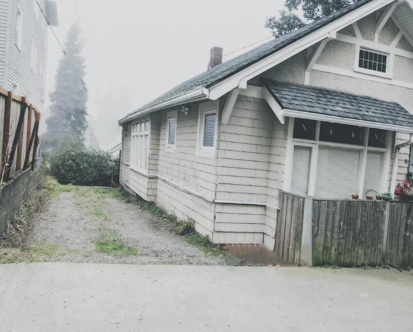 Photo of Others in Queen Anne