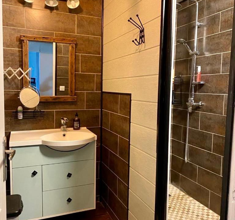 Photo of Bathroom in Bourganeuf