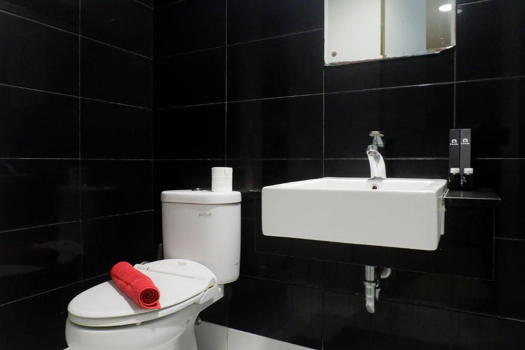 Photo of Bathroom in Siwalankerto