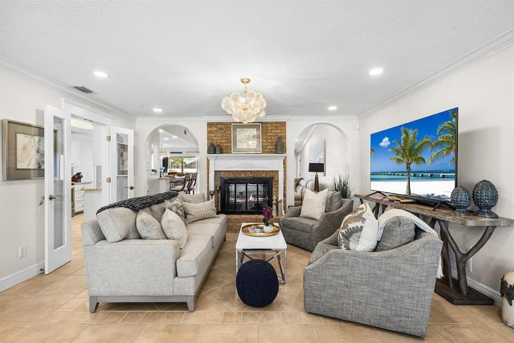 Photo of Livingroom in Caloosahatchee