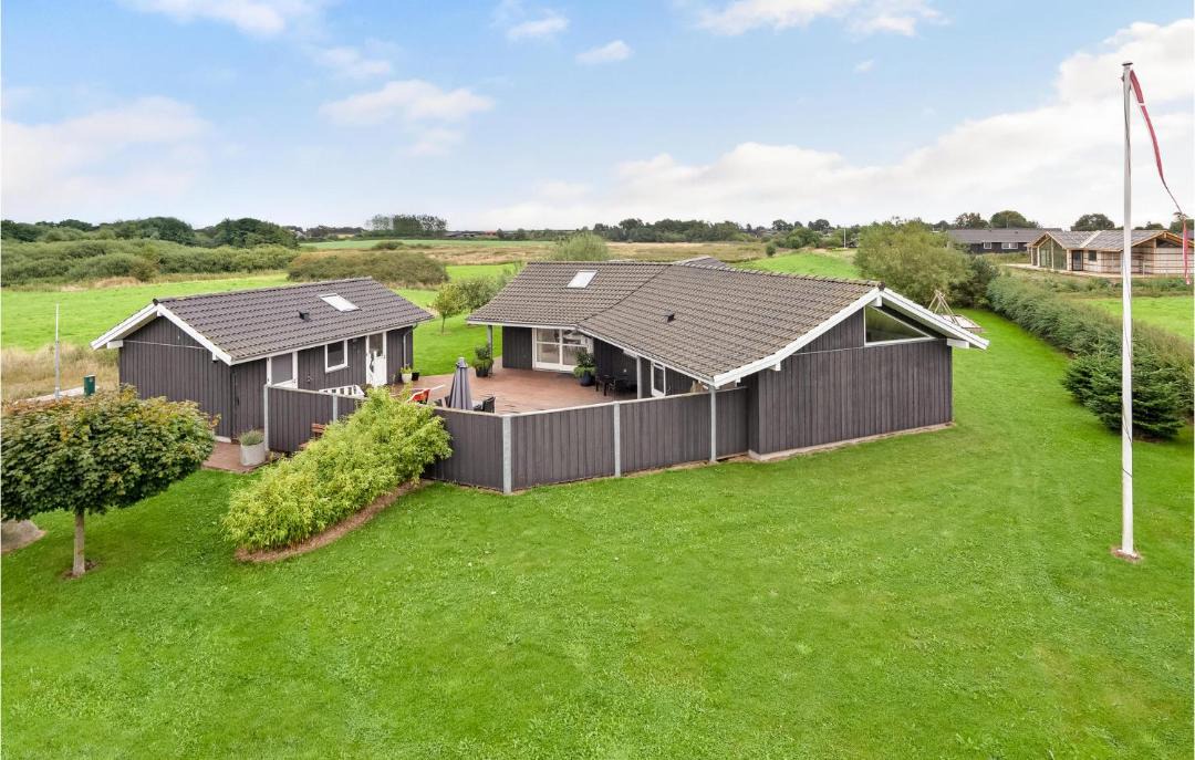 Photo of Others in Flovt Strand