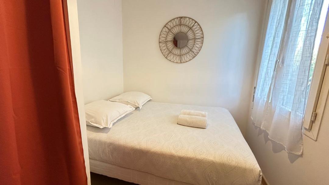 Photo of Bedroom in Guyancourt