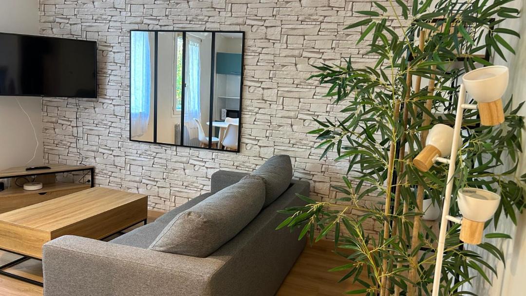 Photo of Livingroom in Guyancourt