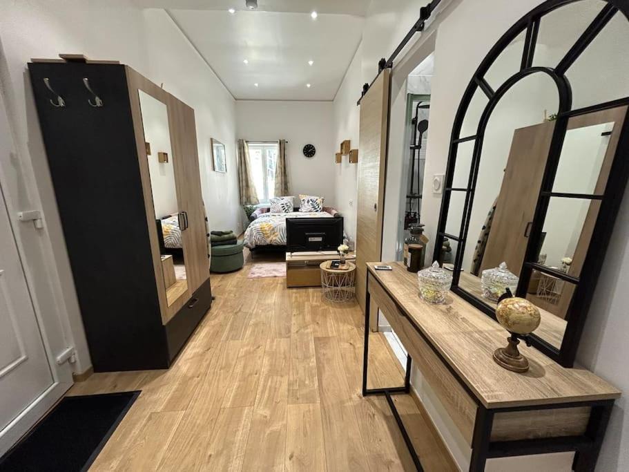 Photo of Others in Faubourg