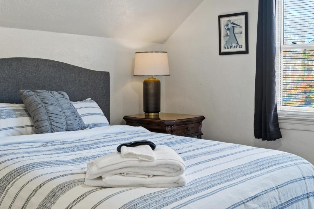 Photo of Bedroom in Ridge St.