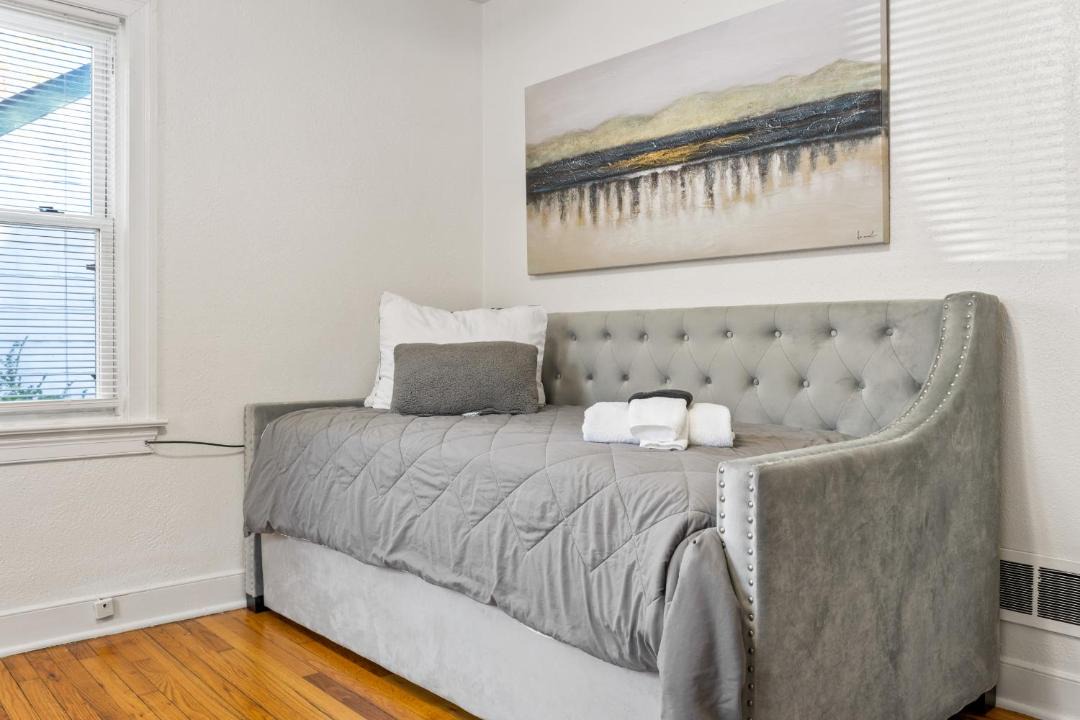 Photo of Bedroom in Ridge St.