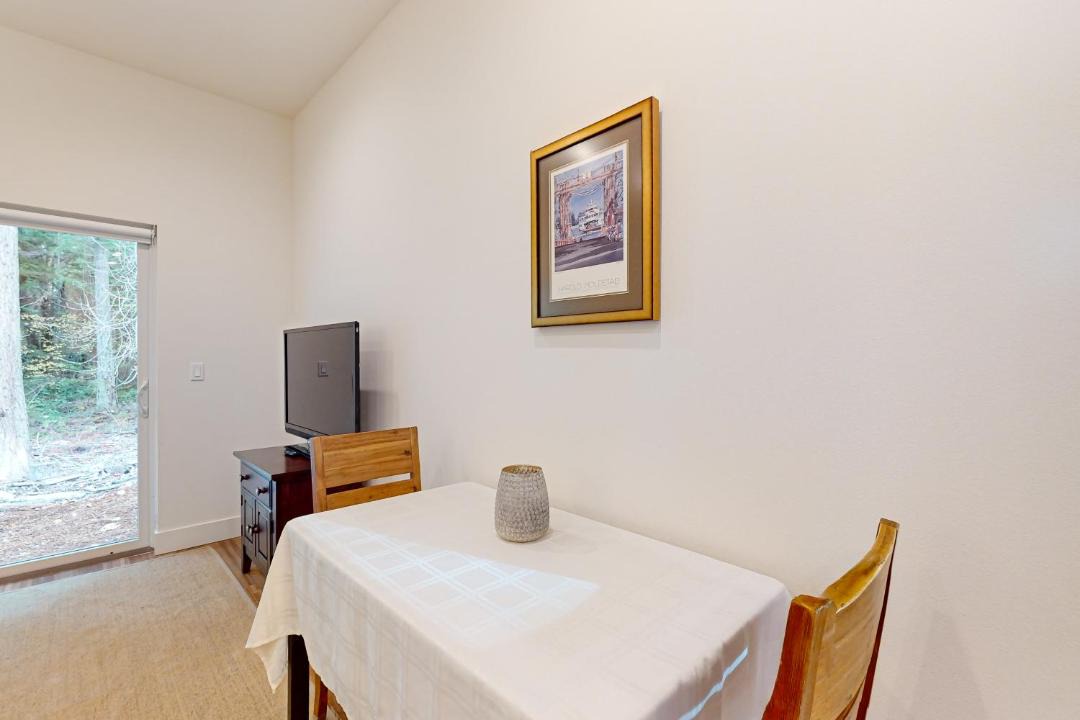 Photo of Others in Rollingbay