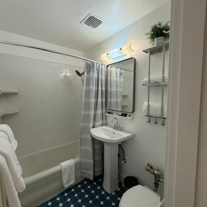 Photo of Bathroom in Downtown Klamath Falls