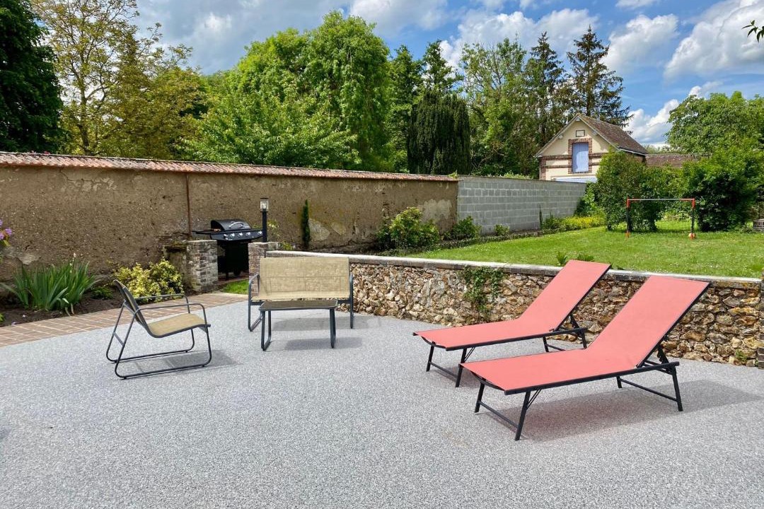 Photo of Others in Damville