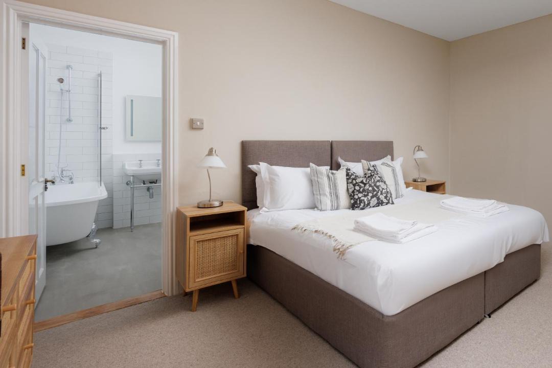 Photo of Others in Ebford