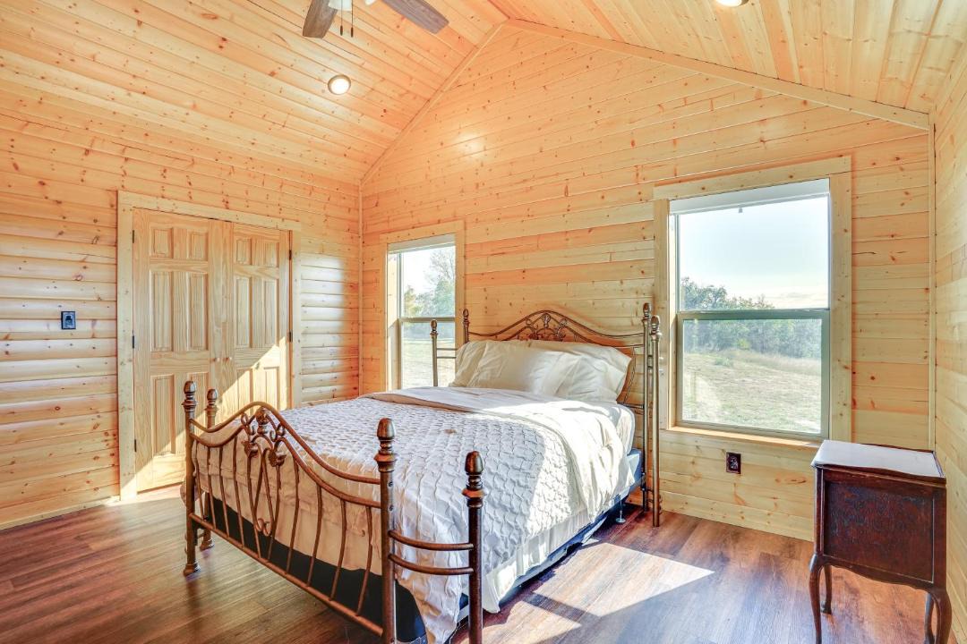 Photo of Bedroom in Bluff Dale
