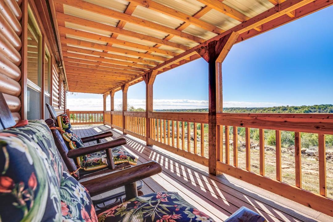 Photo of Patio Balcony in Bluff Dale