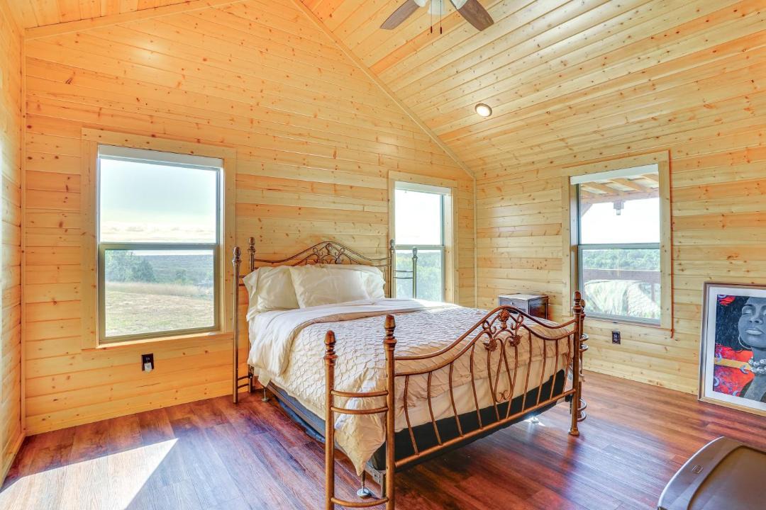 Photo of Bedroom in Bluff Dale