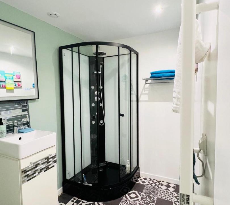 Photo of Bathroom in Calais Frethun