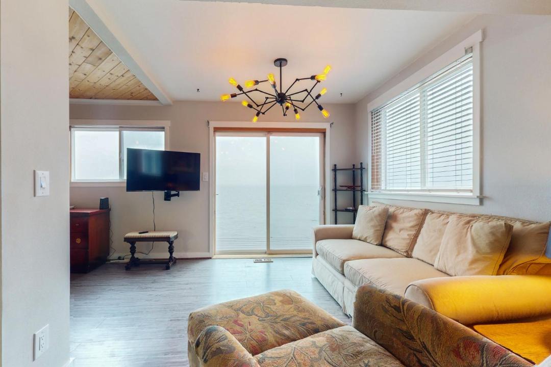 Photo of Others in Clinton