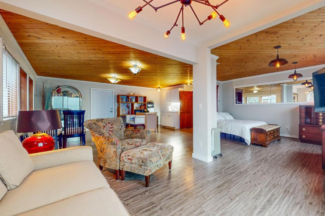 Photo of Others in Clinton