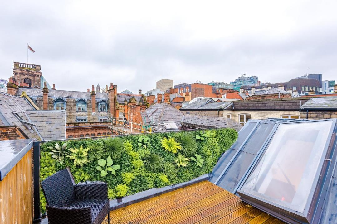 Photo of Others in Market Street