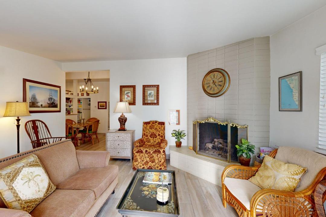 Photo of Livingroom in Pierpont Bay