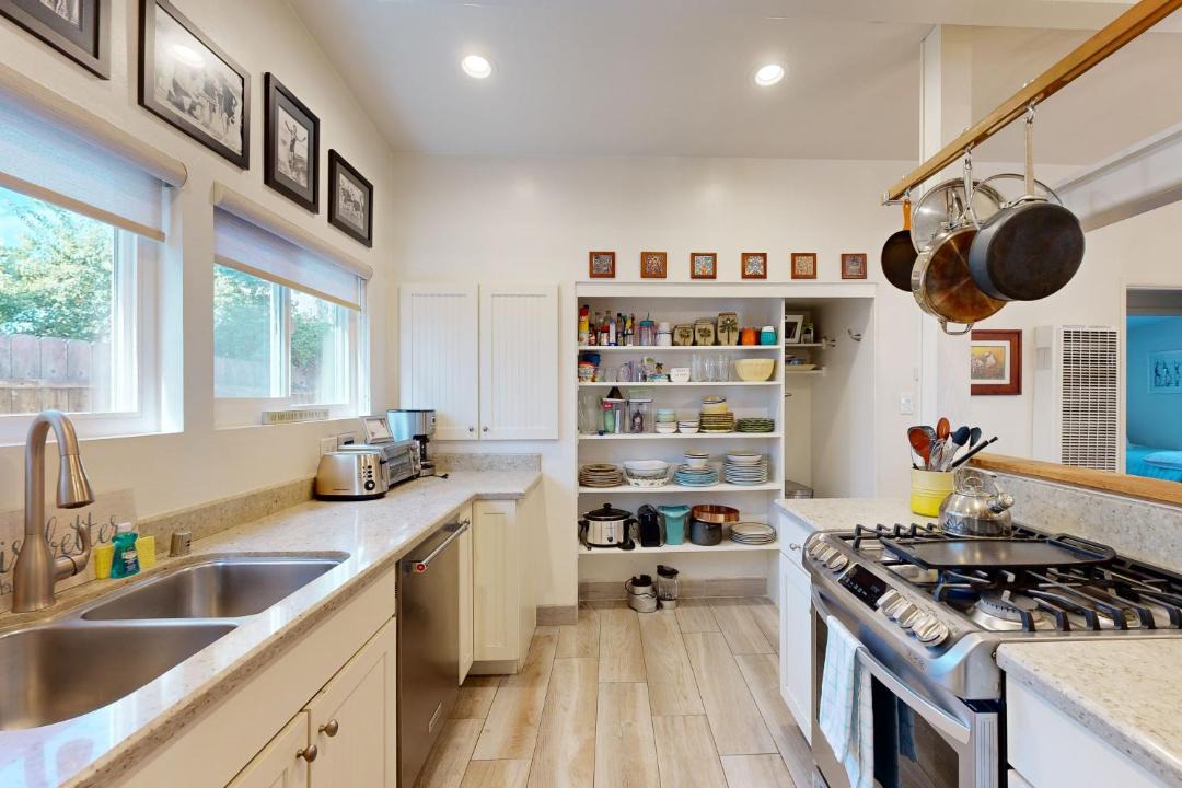 Photo of Kitchen in Pierpont Bay