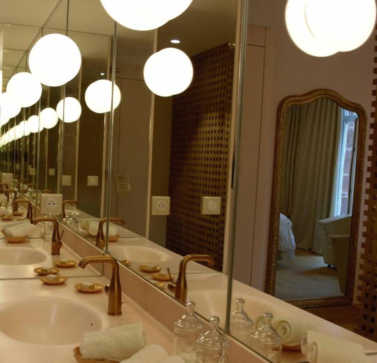 Photo of Bathroom in Marcillac-Vallon