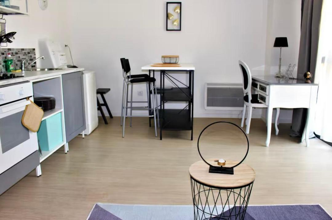 Photo of Others in Anatole France Danton