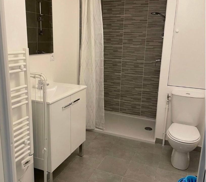 Photo of Bathroom in Anatole France Danton