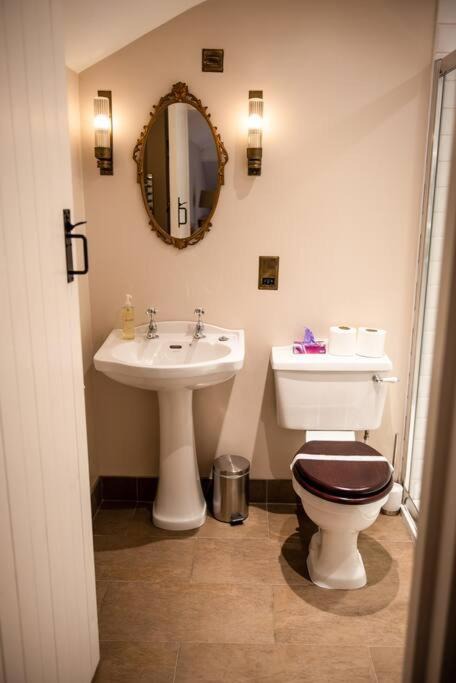 Photo of Bathroom in Bailliesmill