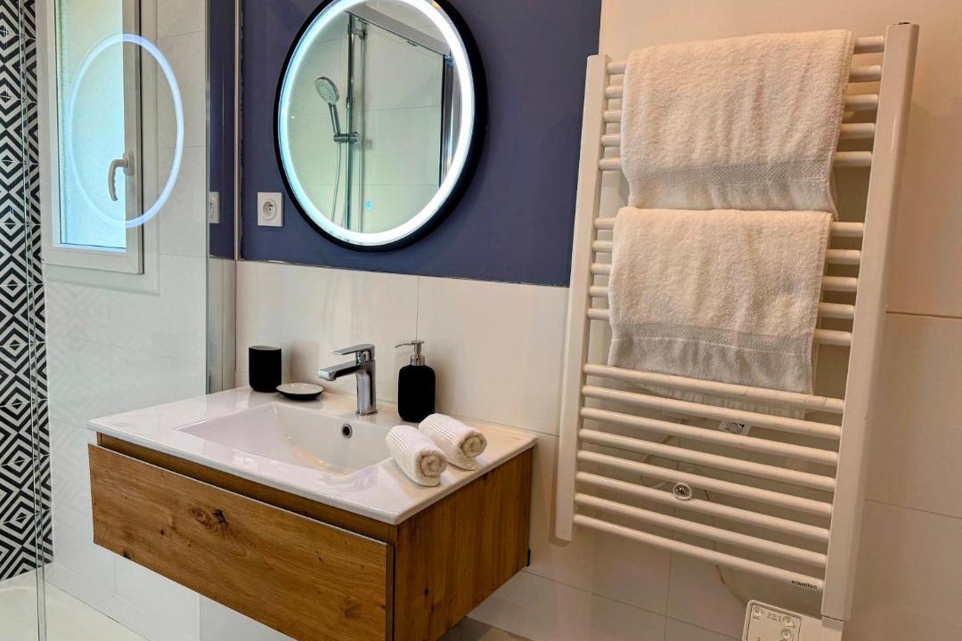 Photo of Bathroom in Louvres