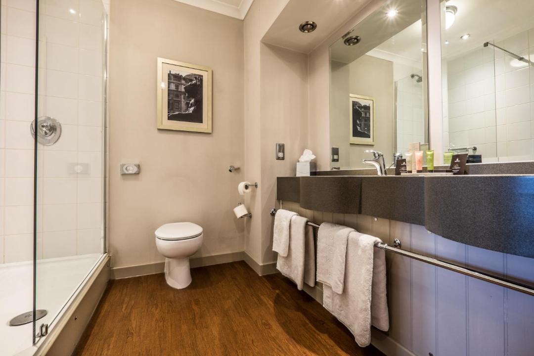 Photo of Bathroom in London Borough of Ealing