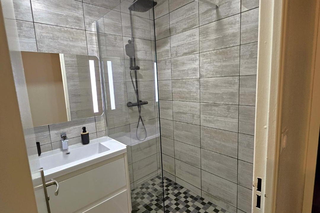 Photo of Bathroom in Vaulx-en-Velin