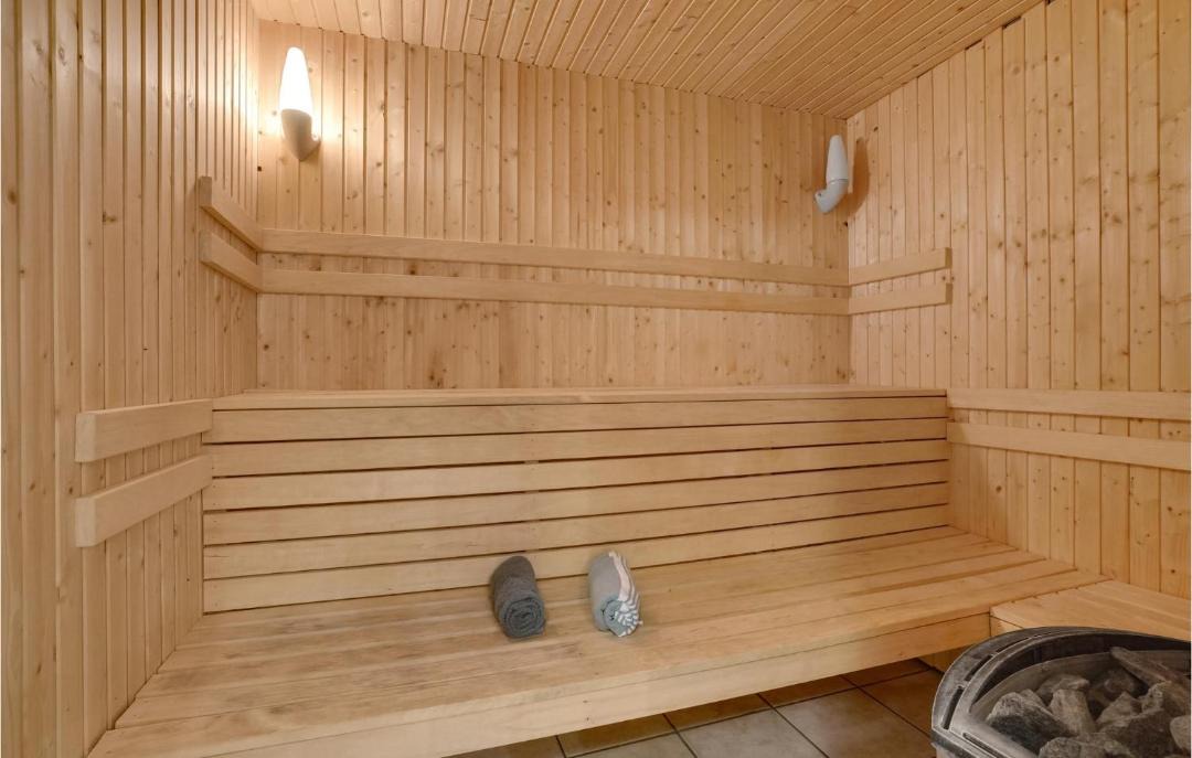 Photo of Others in ster Assels