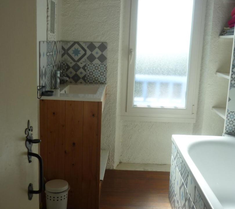 Photo of Bathroom in Laluque