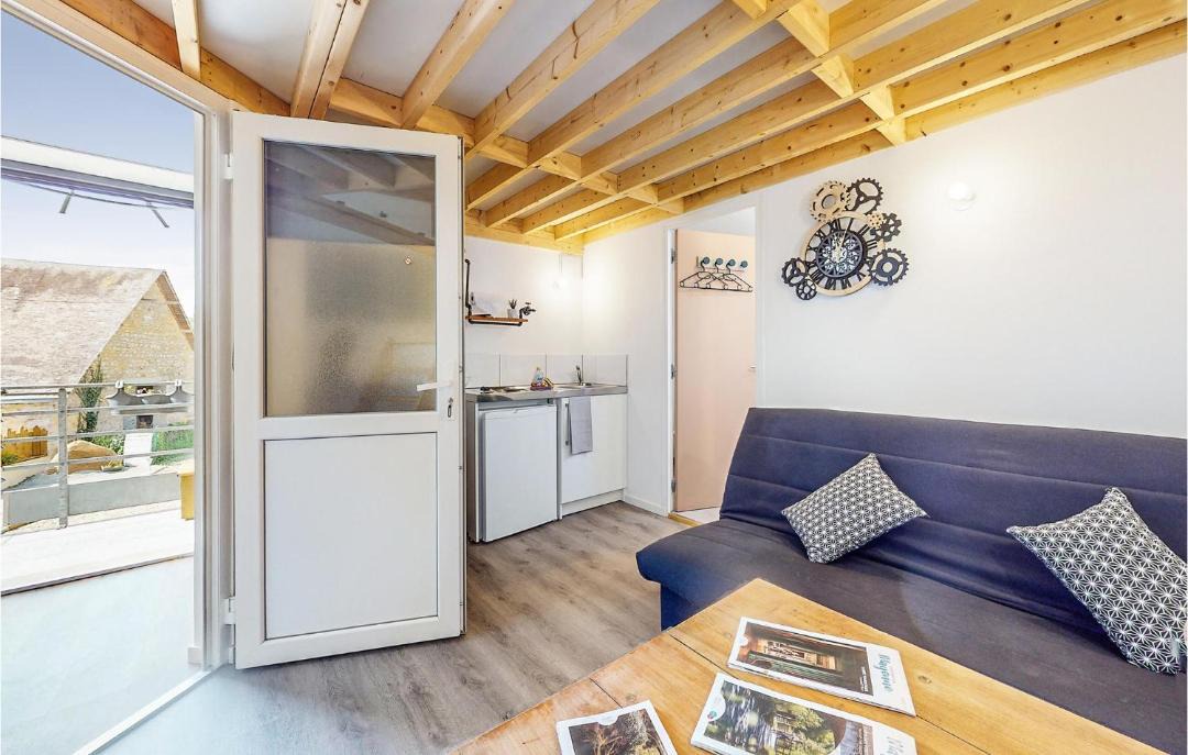 Photo of Others in Neuilly-le-Vendin