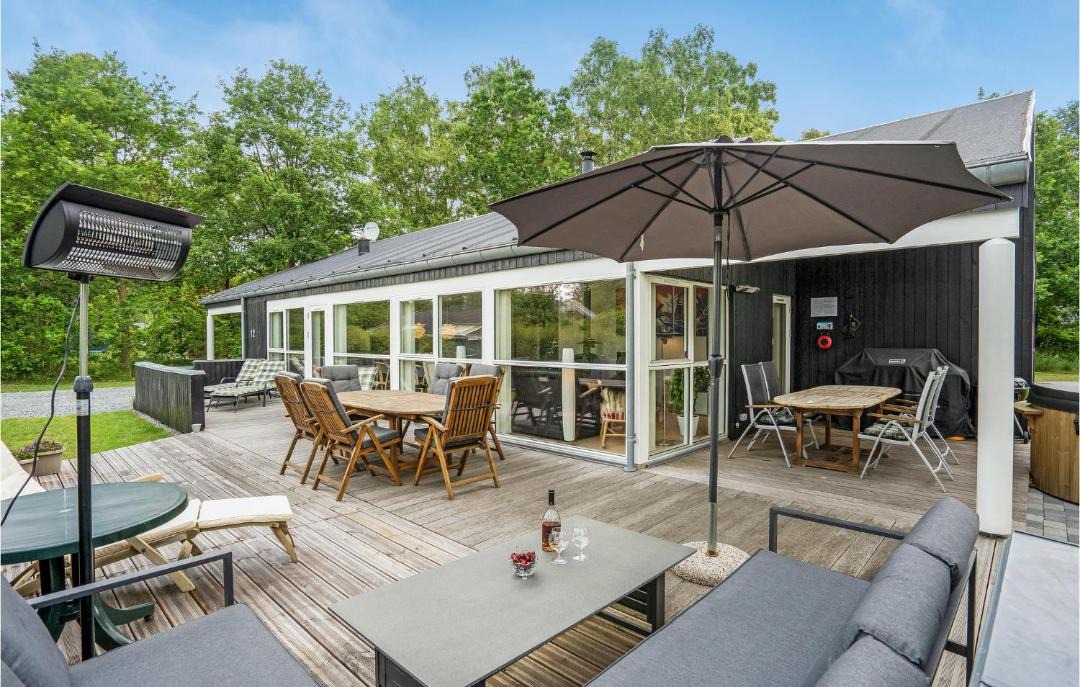 Photo of Others in Grena Strand